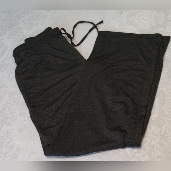 Bundle- Summer Casual Pants Medium - Picture 13 of 14